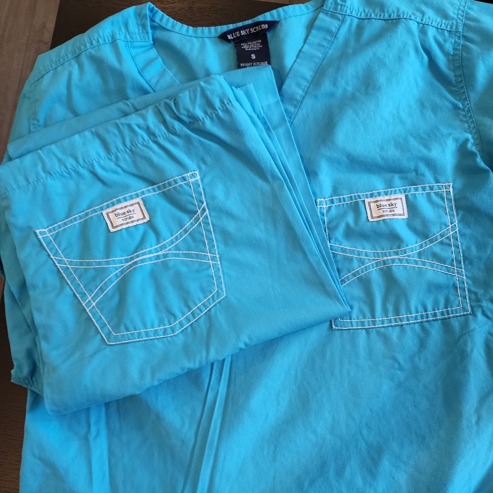 Blue Sky Scrubs Shelby Top & Bottom Set, Light Blue